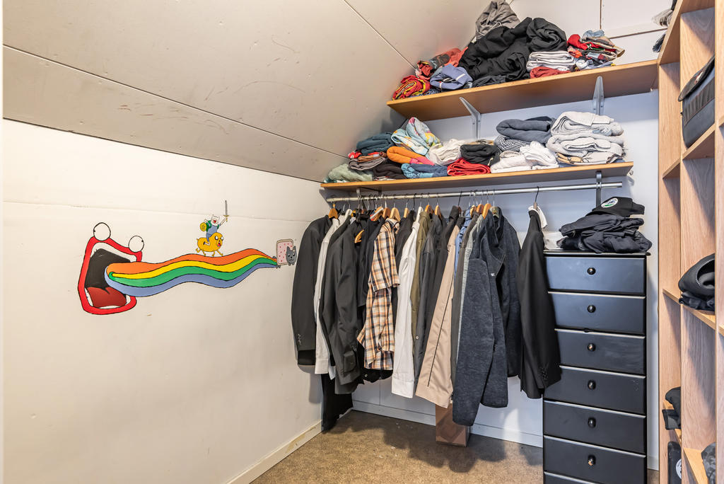 Klädkammare som nås från sovrum 2
