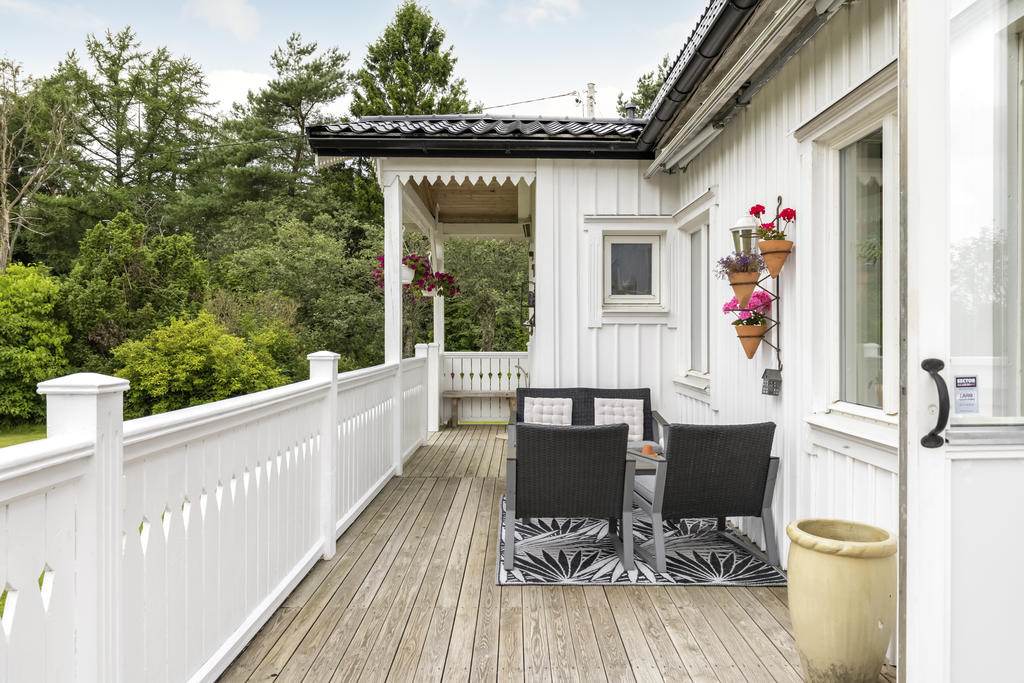 Trätrall på framsida 
