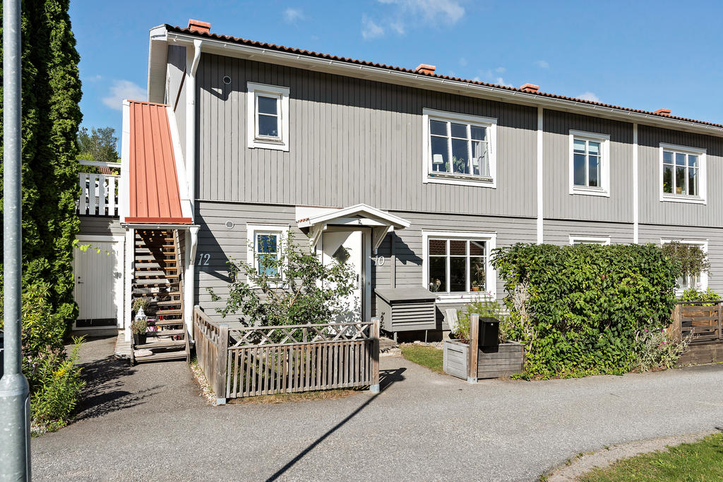 Entré från lugna gångvägar