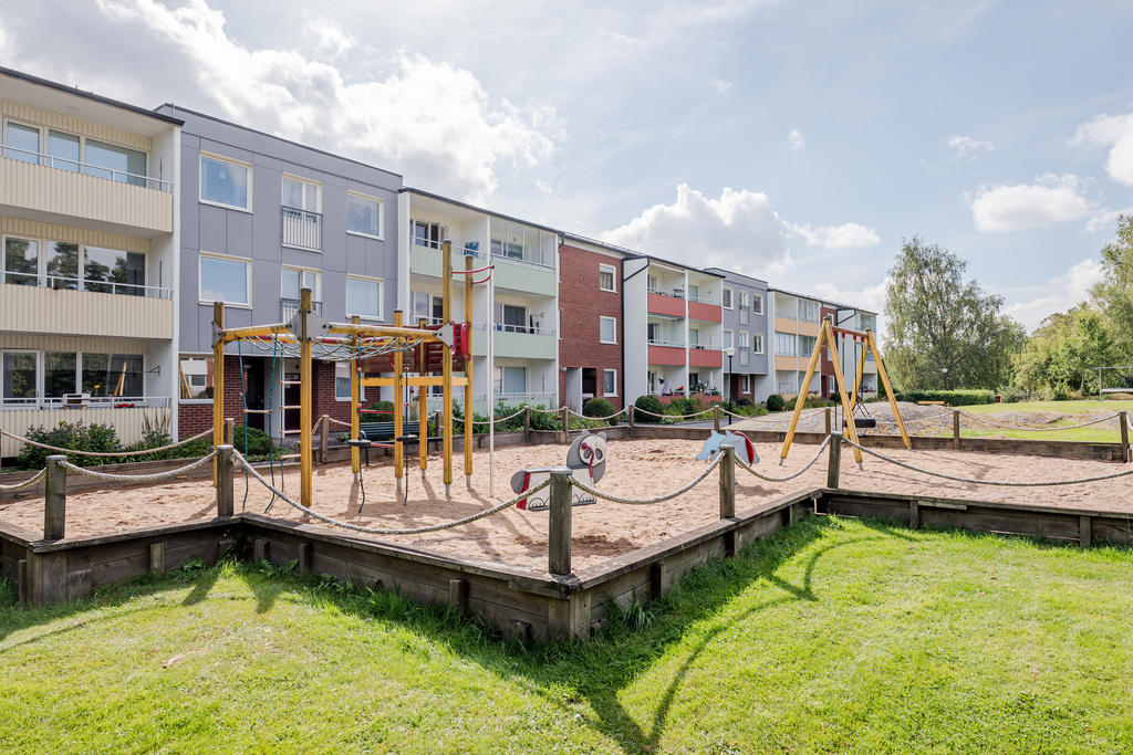Trevlig gemensam lekplats i föreningen