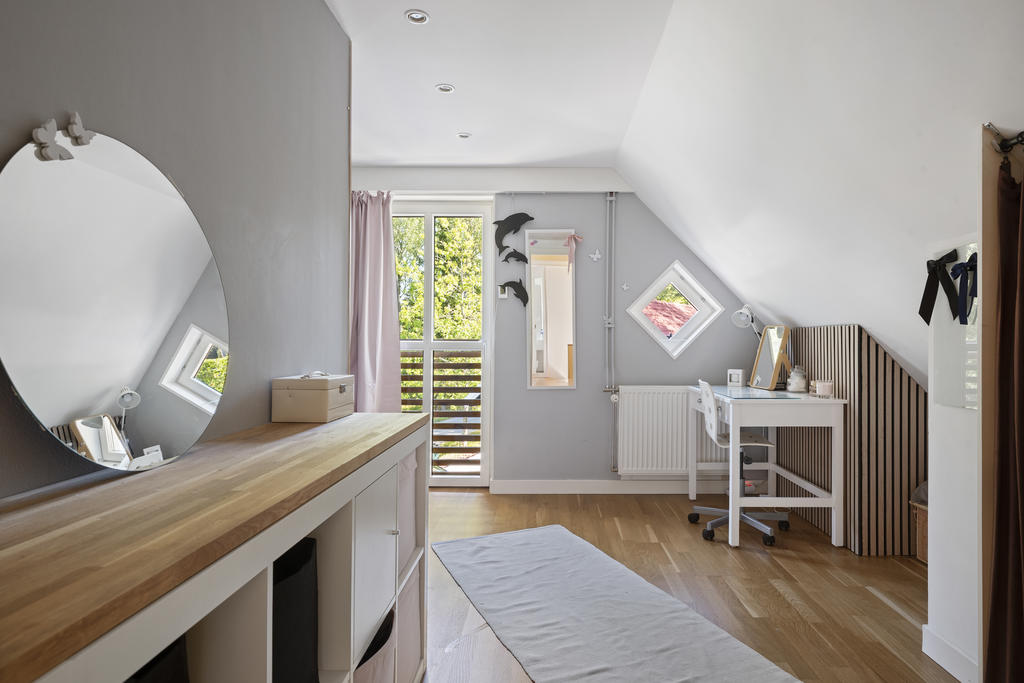 Sovrum 3 med fransk balkong.