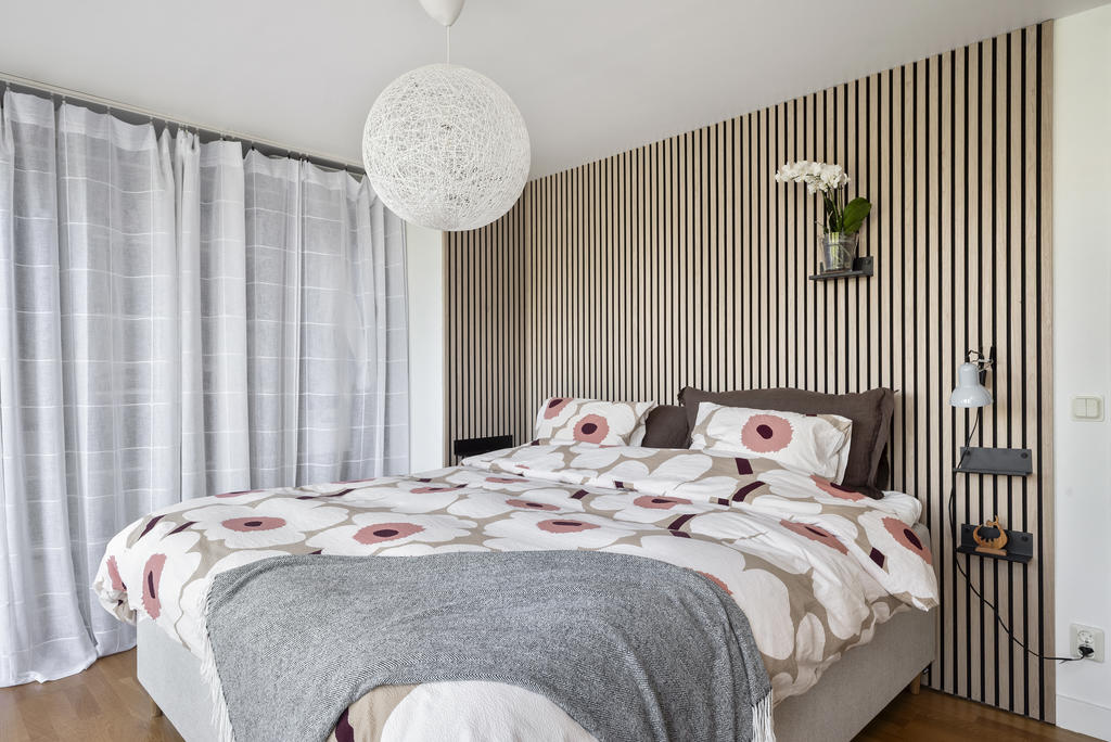 Sovrum 2 med egen balkong.