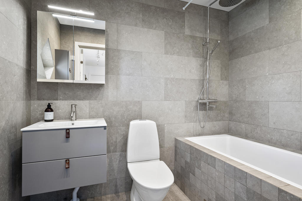 Badrum 1 på entreplan.