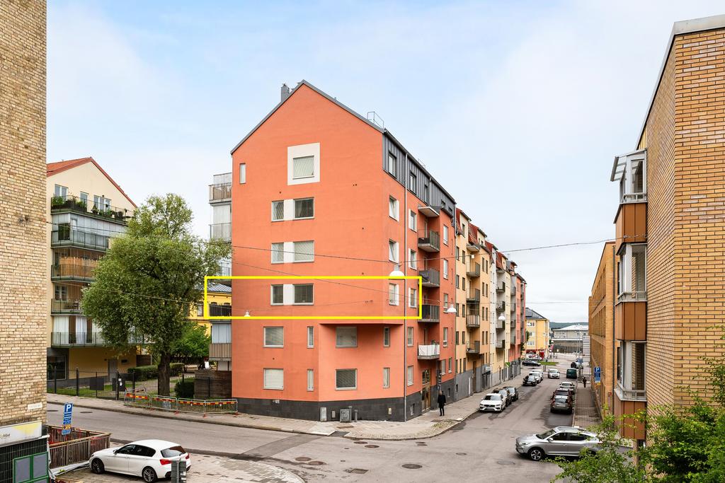 Lägenhet med ljusinsläpp från tre väderstreck