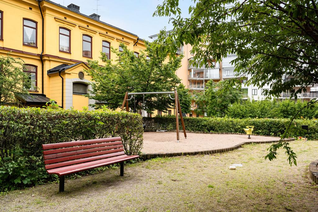 Lekplats på innergården