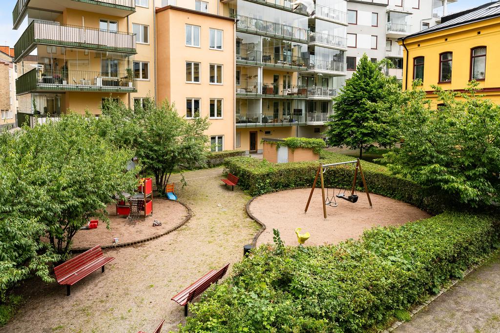 Lekplats på innergården