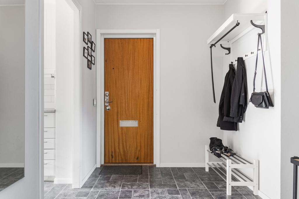 Hall med plats för avhängning 