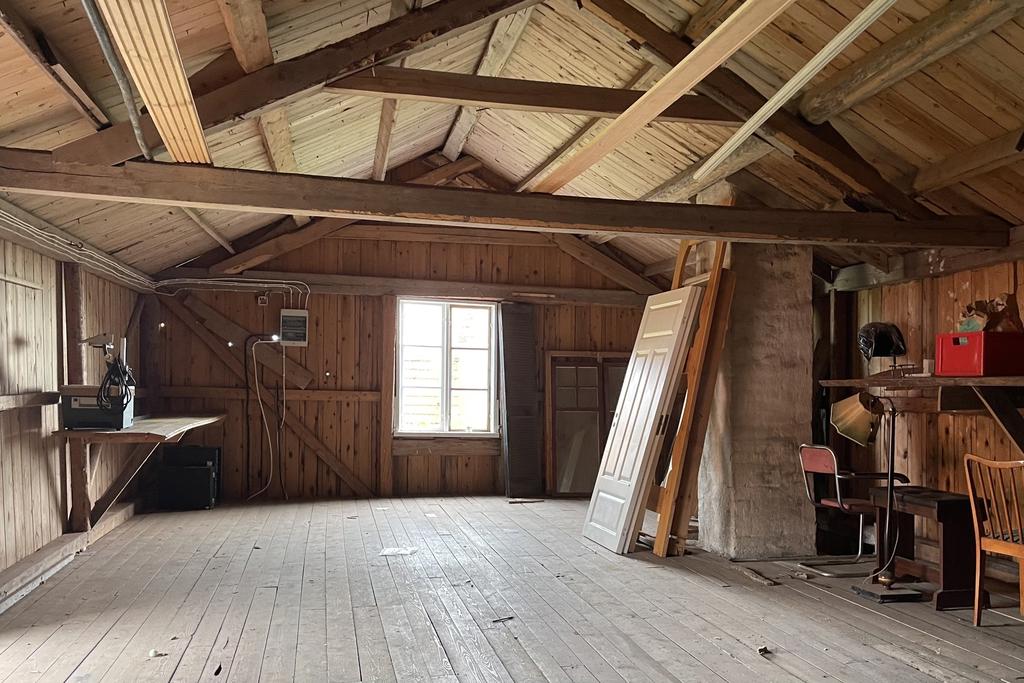 Säljarens bild - Loft uthus