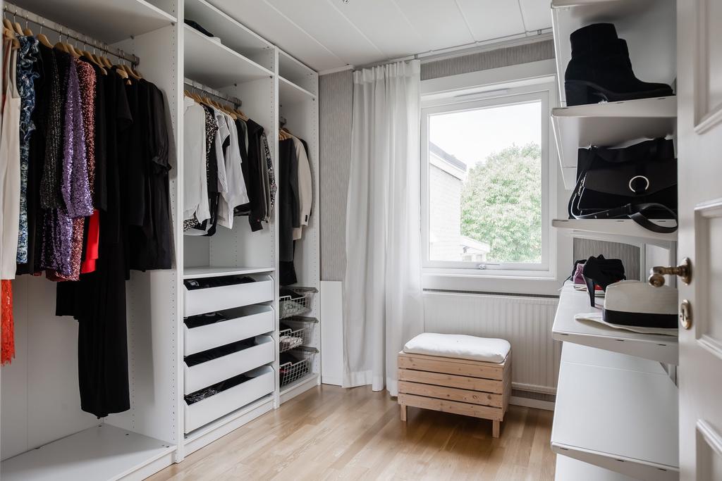 Walk in closet