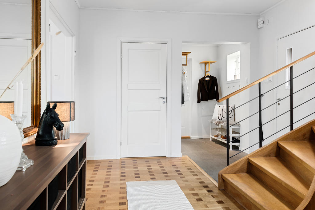 Hall med separat avhängning