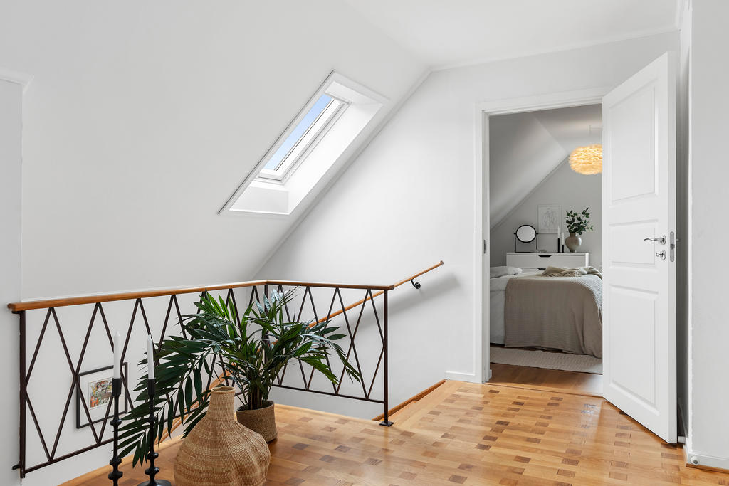 Hall övre plan med vackert golv 
