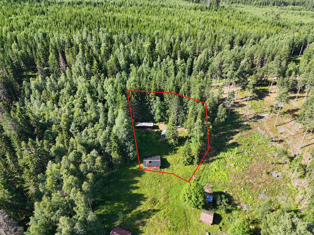 Fastighetsgränsen är ungefärlig