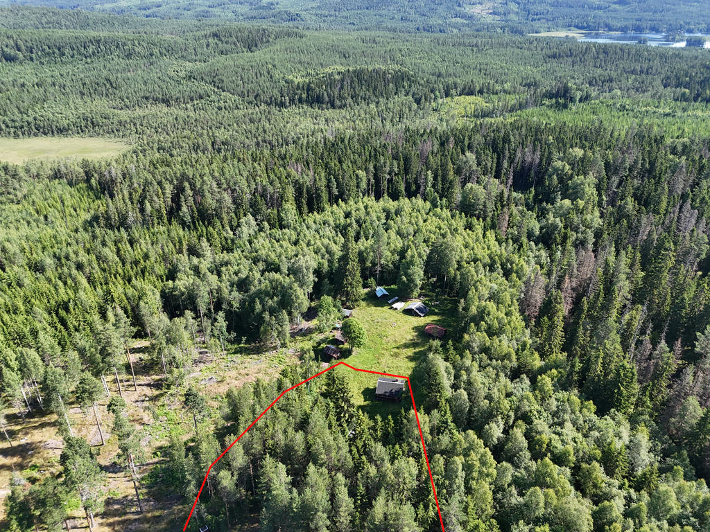 Fastighetsgränsen är ungefärlig