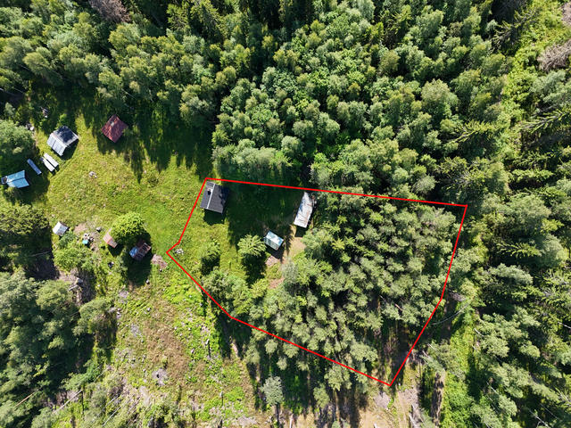 Fastighetsgränsen är ungefärlig