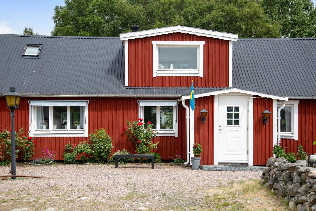 En blomstrande och välkommande entré till huset.