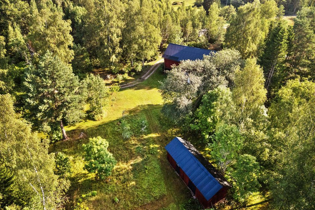 Magasin och loge, vägen till fastigheten