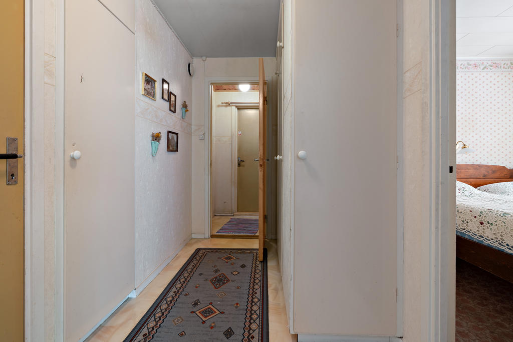 Inre hall mot garaget