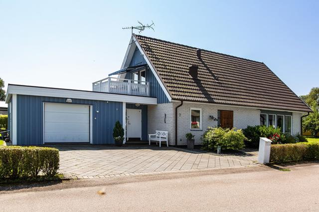 Välskött familjevilla på Fajans 