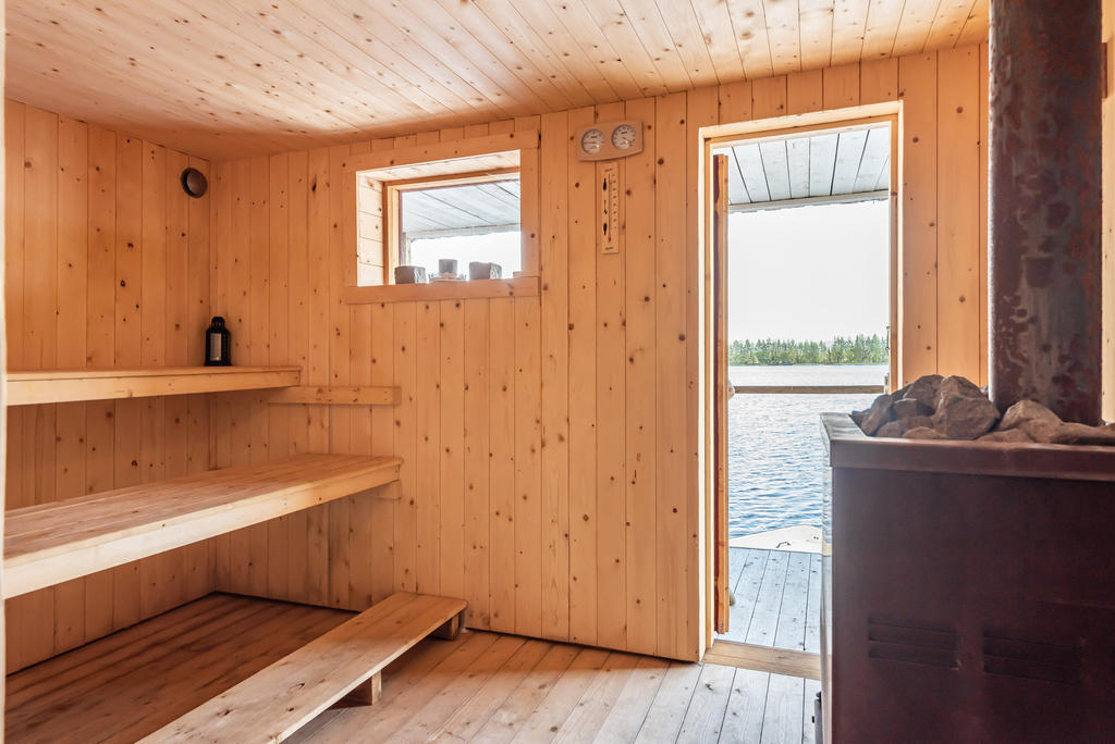 Bastu med direkt anslutning till brygga