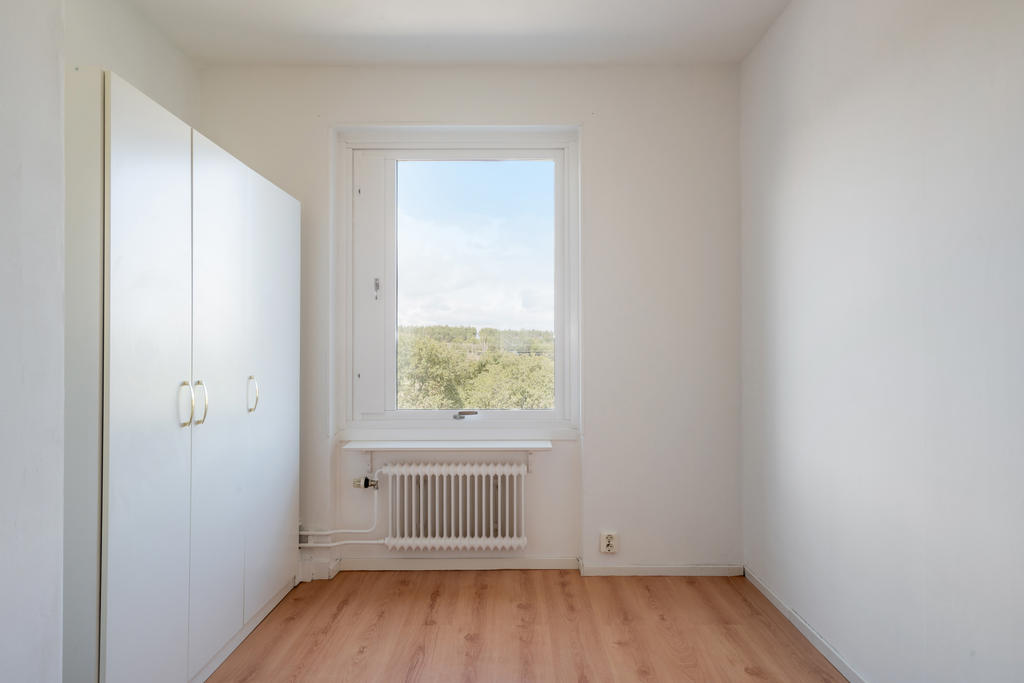 Sovrummet har plats för en dubbelsäng 