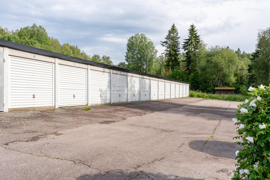 Garage.