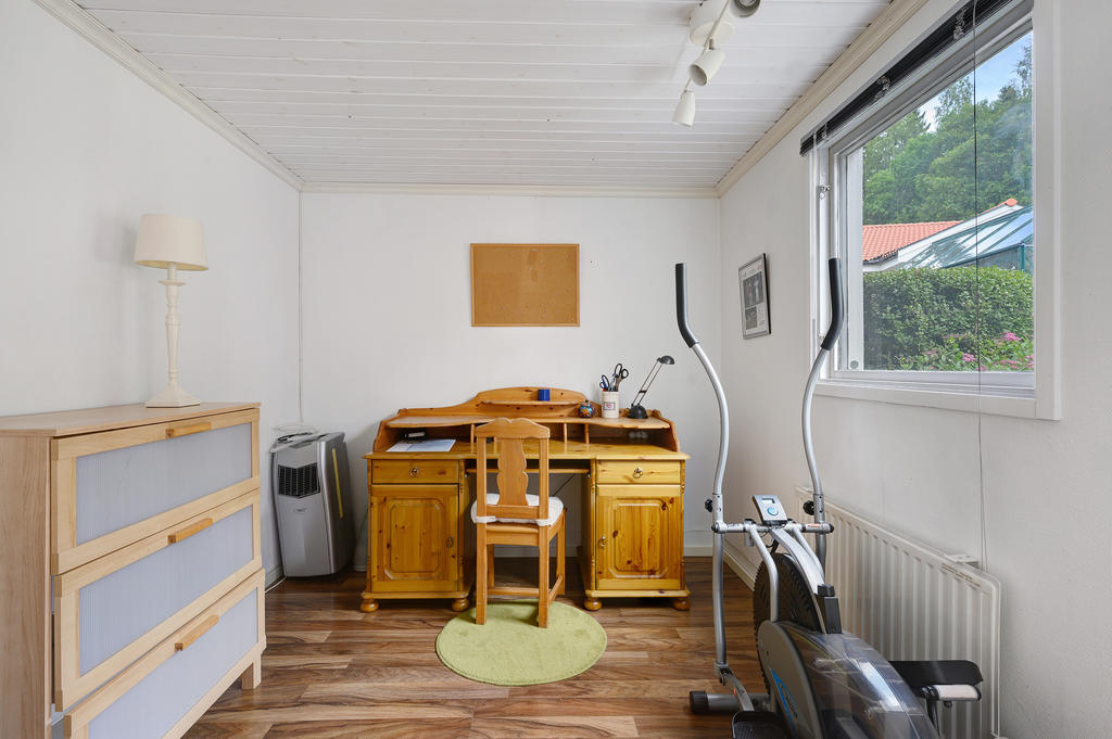 Kontor vidbyggt med garaget