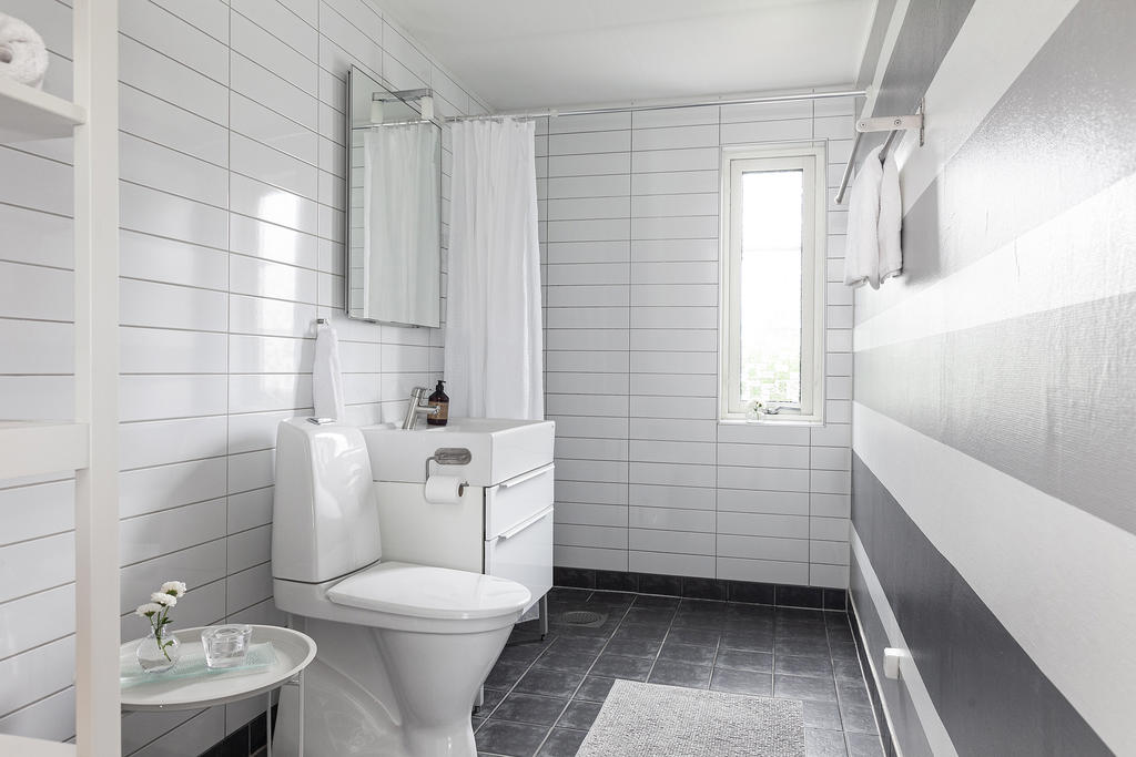 Stora duschrummet, med plats för badkar!