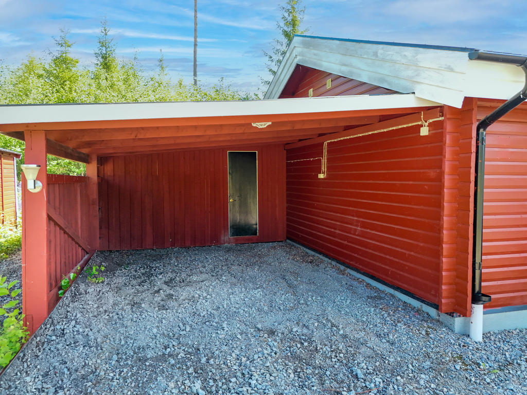 Carport med förråd