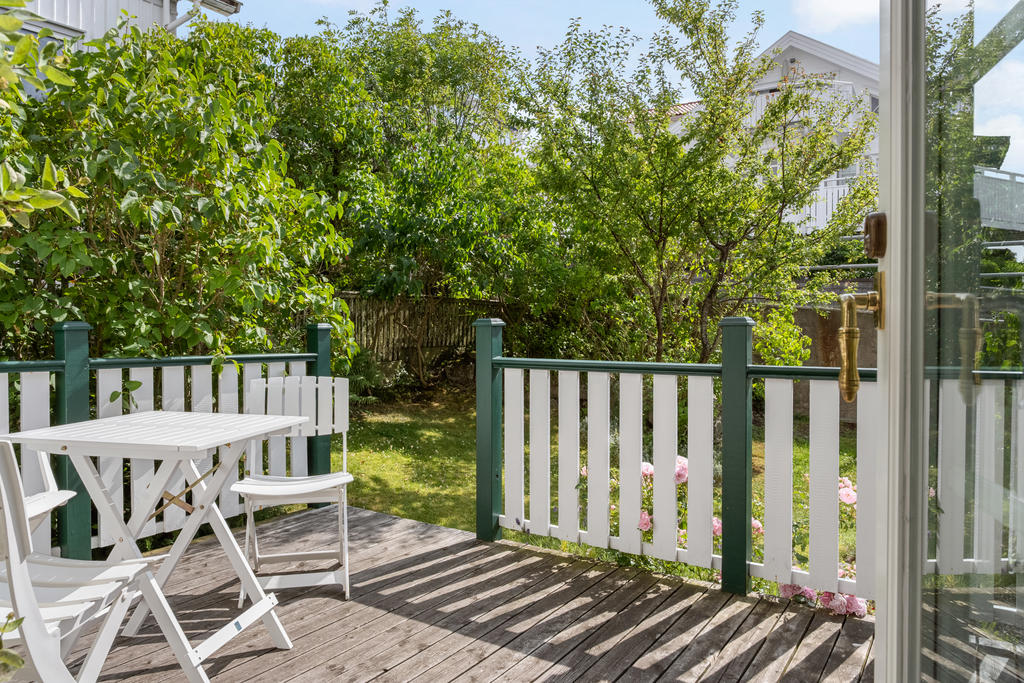 Omgärdad av grönska