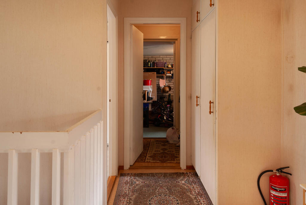 Hall mot garage