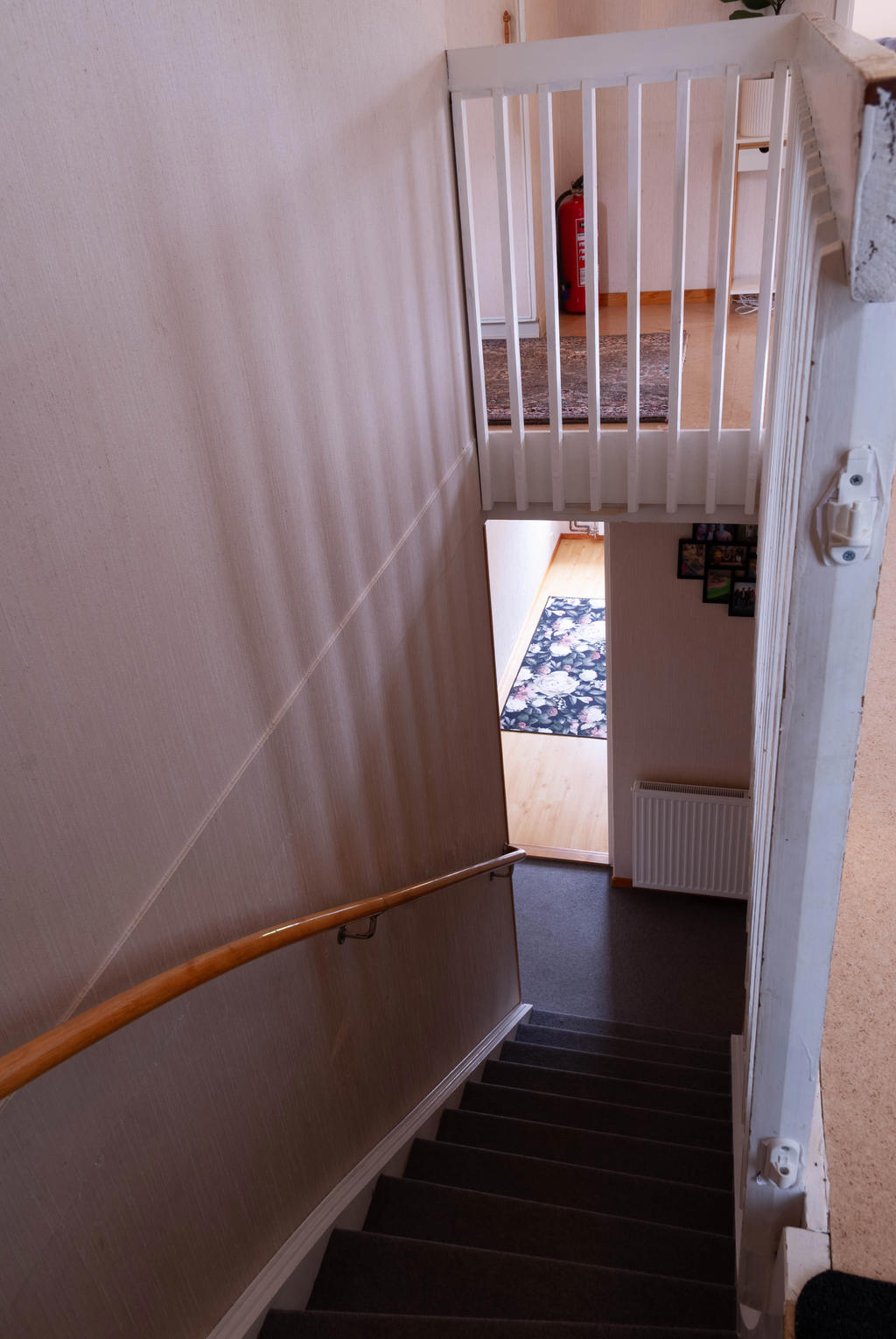 Trapp till suterrängplan