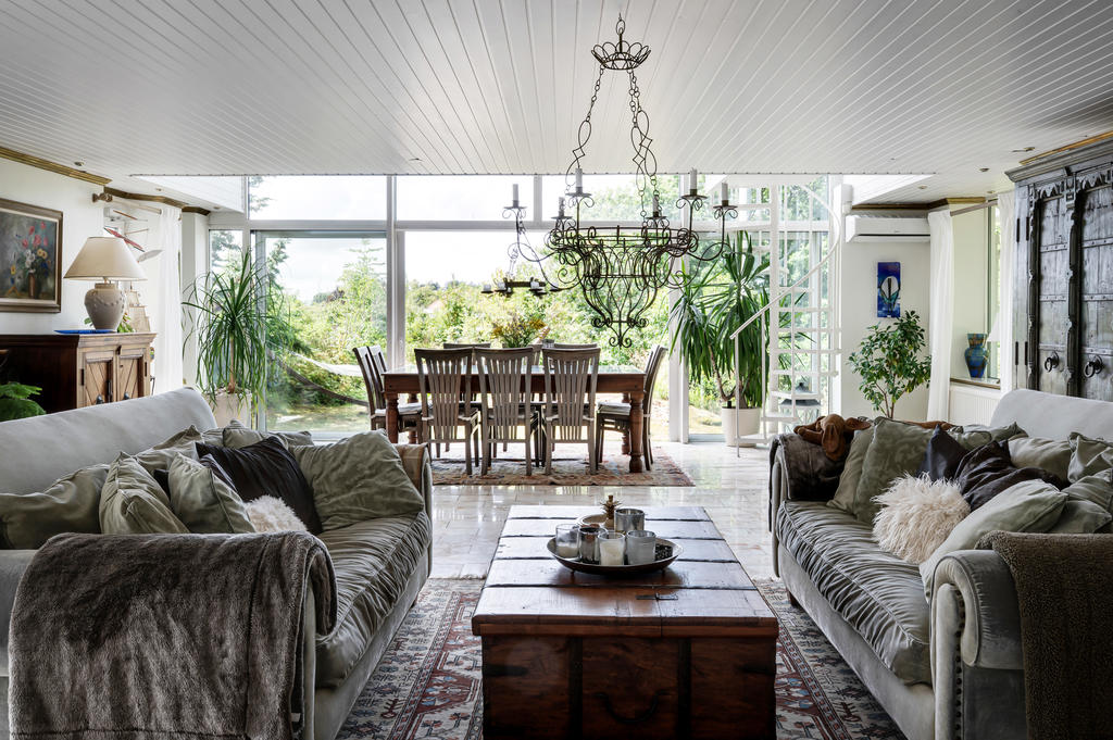 Mysigt vardagsrum med plats åt flera