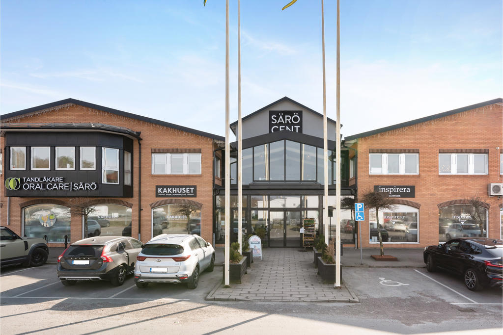 Café, bageri, tandläkare, apotek mm finns i Särö centrum