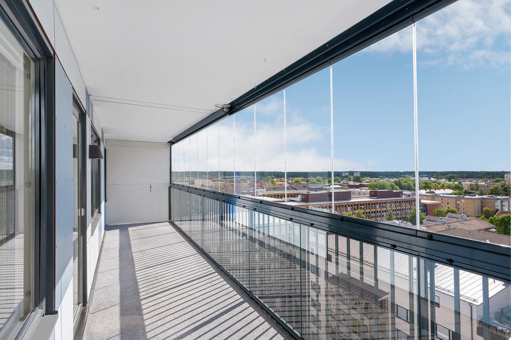 Bostadens inglasade balkong
