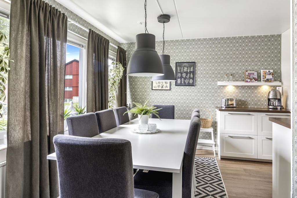 Rymlig matplats