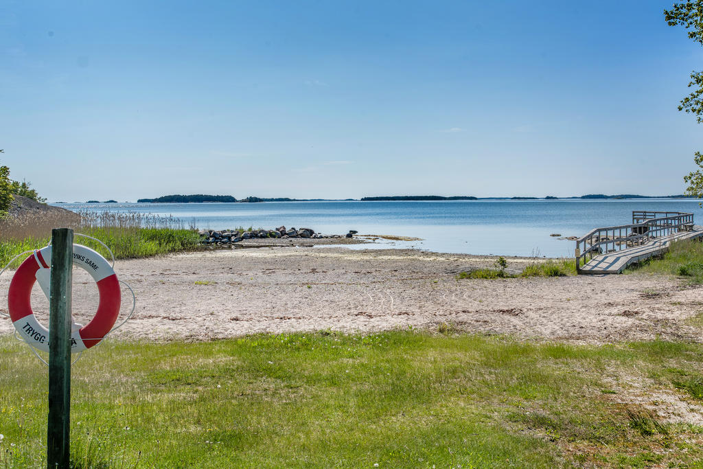 Badstrand i närheten