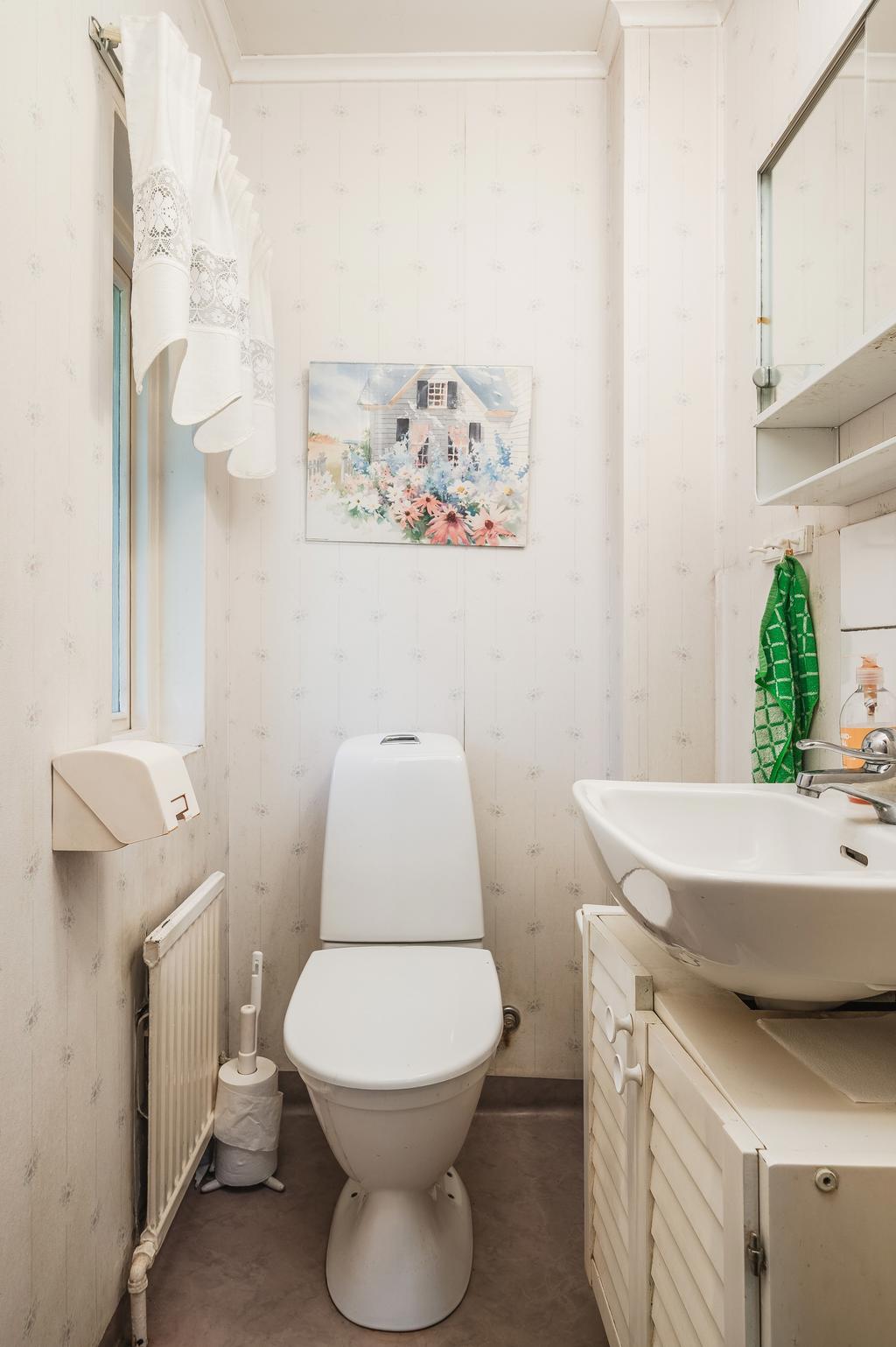 WC intill tvättstugan