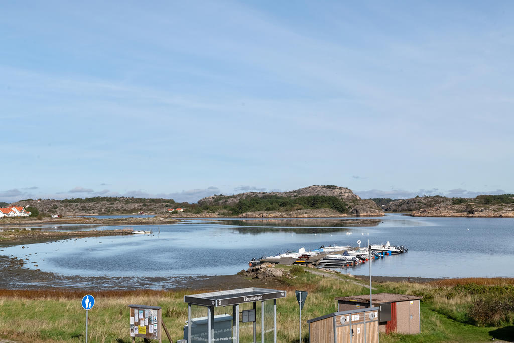 Båtplats finns på bryggan intill huset. 