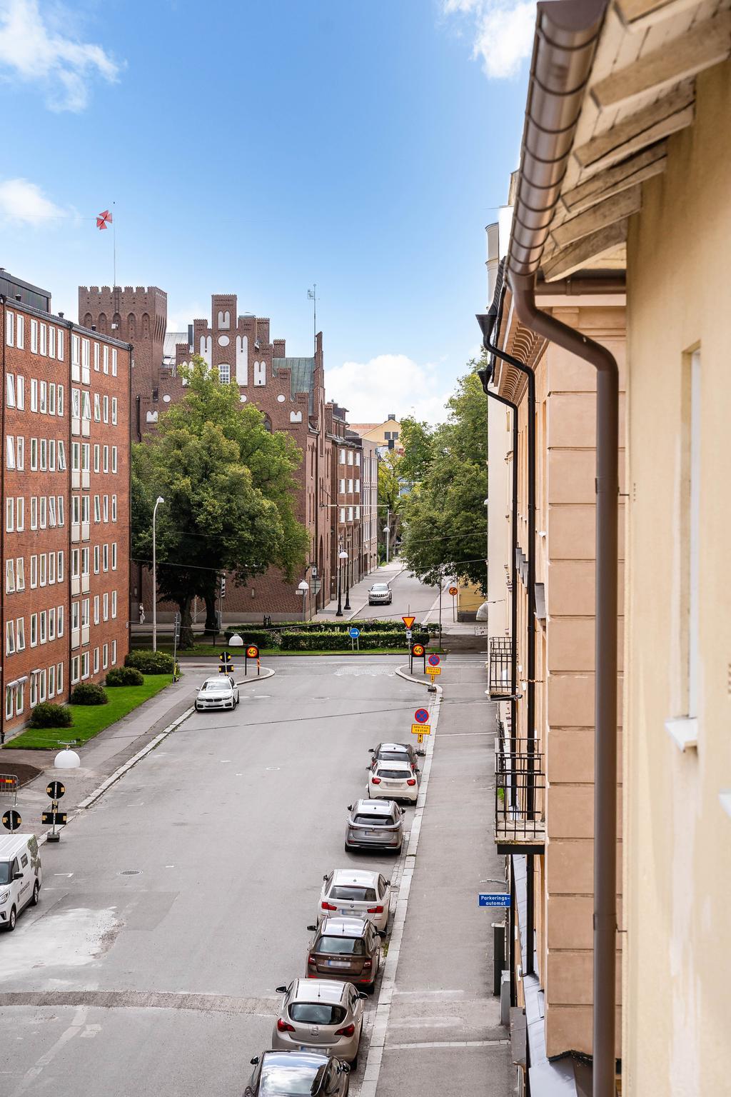 Utsikt mot stan från balkongen
