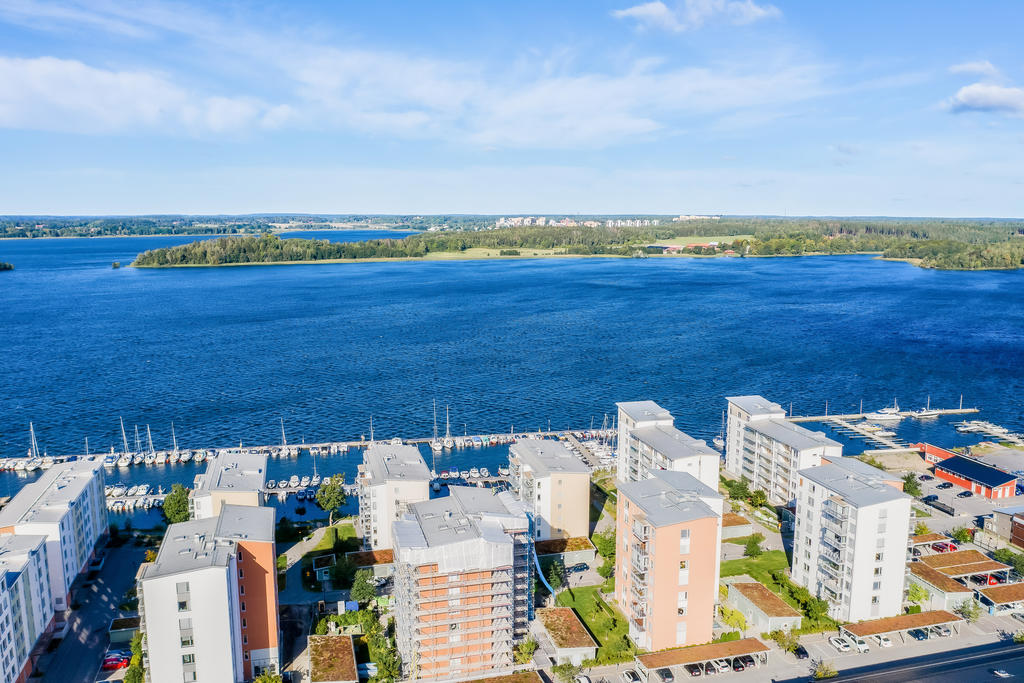 Bolinder Strand med Mälaren som granne.
