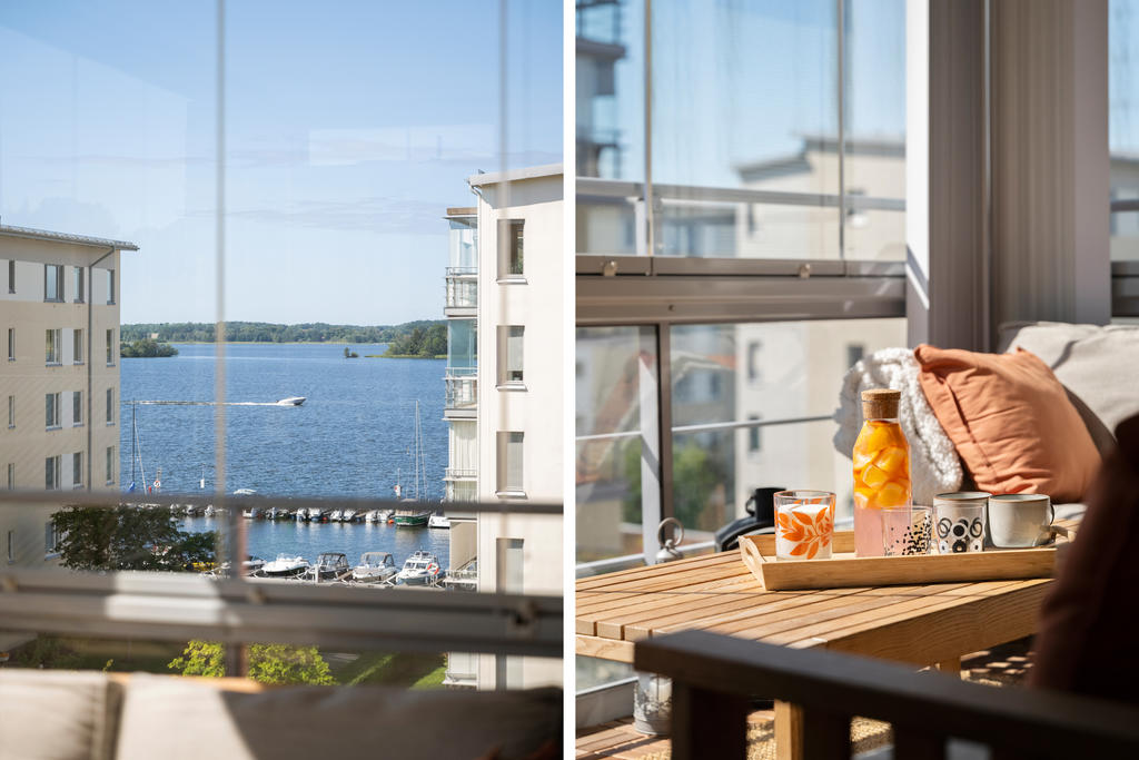 Den inglasade balkongen med sol ändra fram till kvällen.
