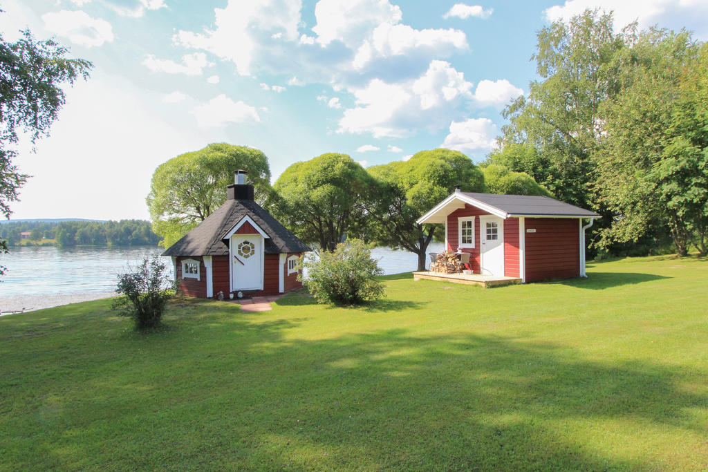 Grillkåta och vedeldad bastu