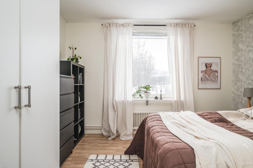 Sovrum med garderober