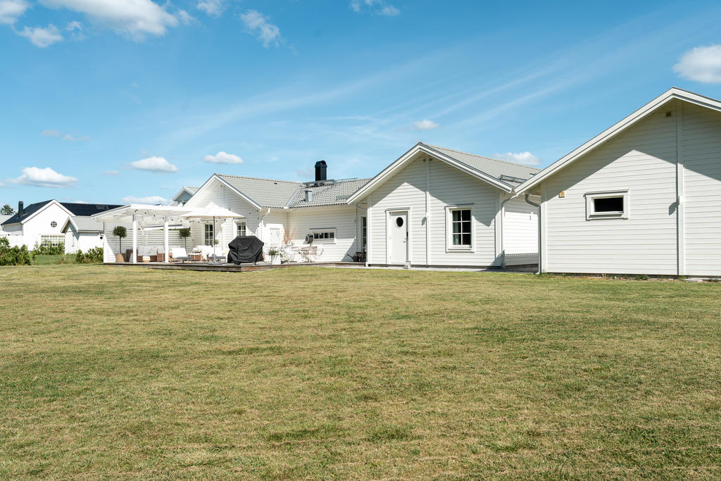 Baksida/Trädgård