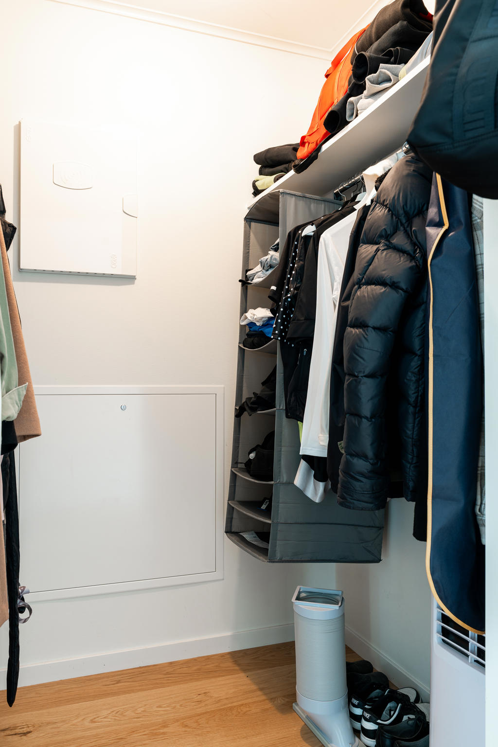 Walk-in closet från hallen