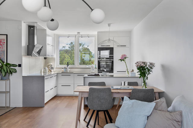 Modern elegans med härlig rymd och tidlös stil!