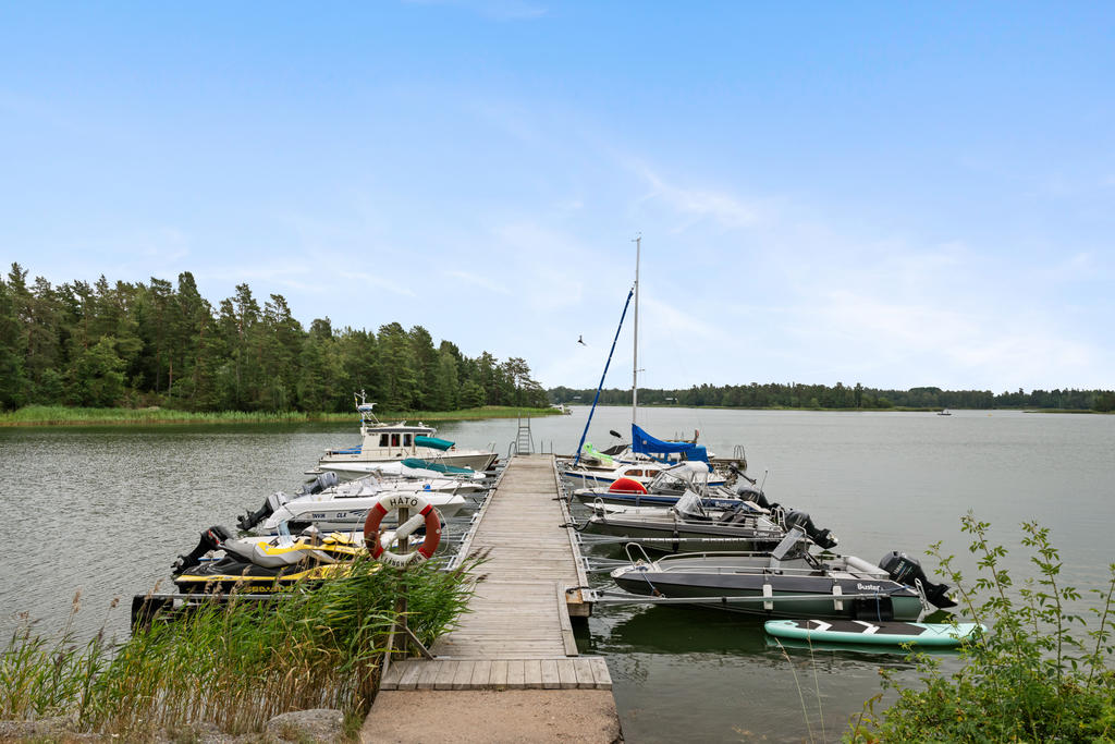 Båtbrygga Håtöviken