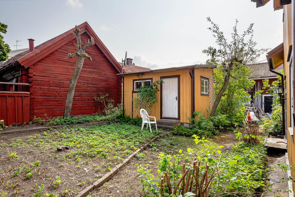 Uthus på innergården