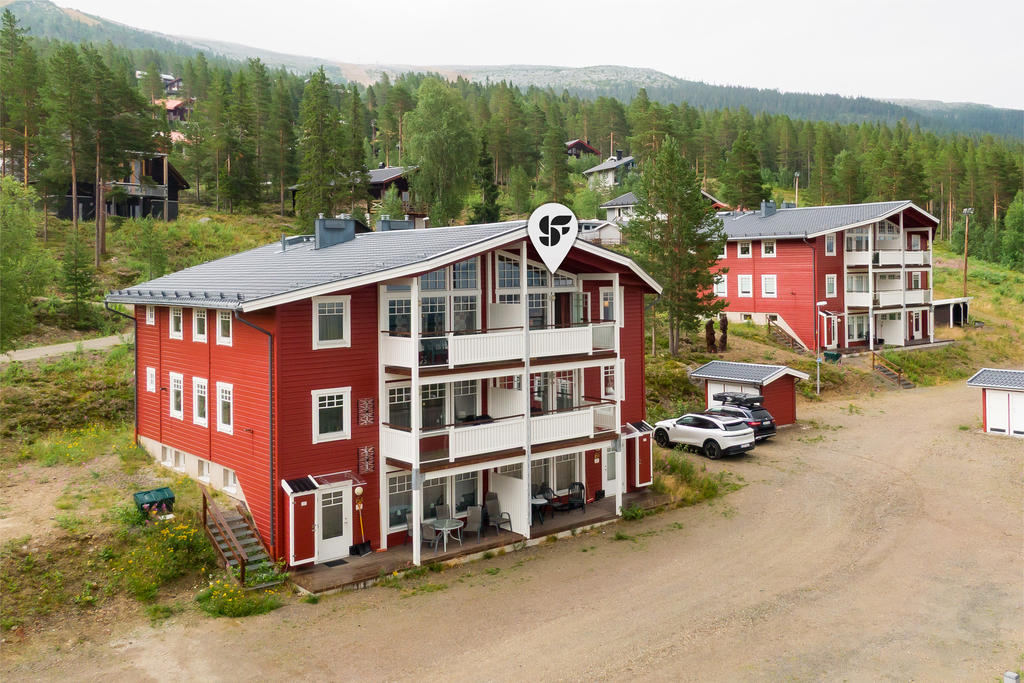 Toppvåning med generös balkong