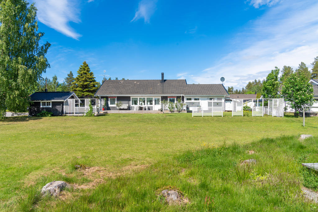 Denna bild är fotad innan huset målades om (2022)